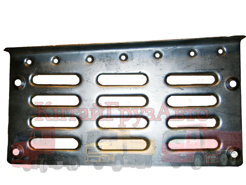 WG1642240032+ Накладка подножки метал HOWO E2 L